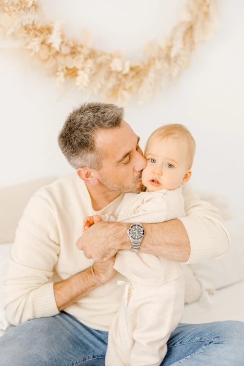 bonheur main enfant sourire amour